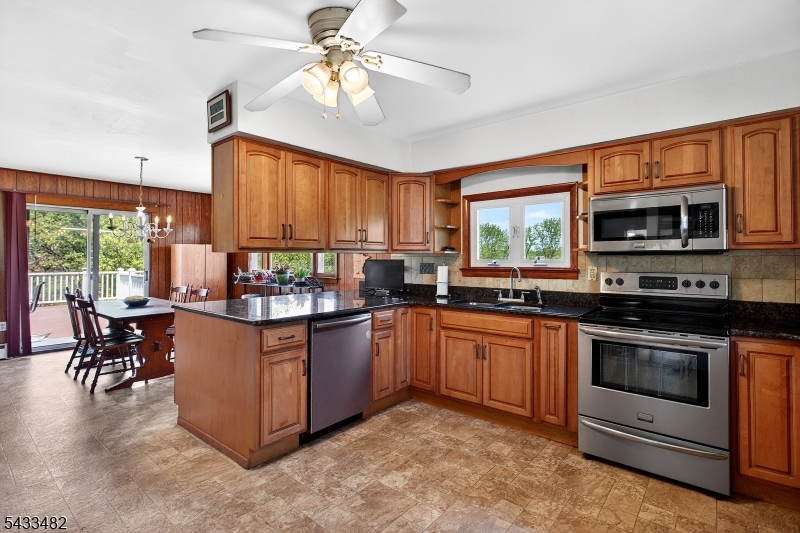 127 Hillcrest Road Flemington, NJ 08822 - Photo 11 of 38