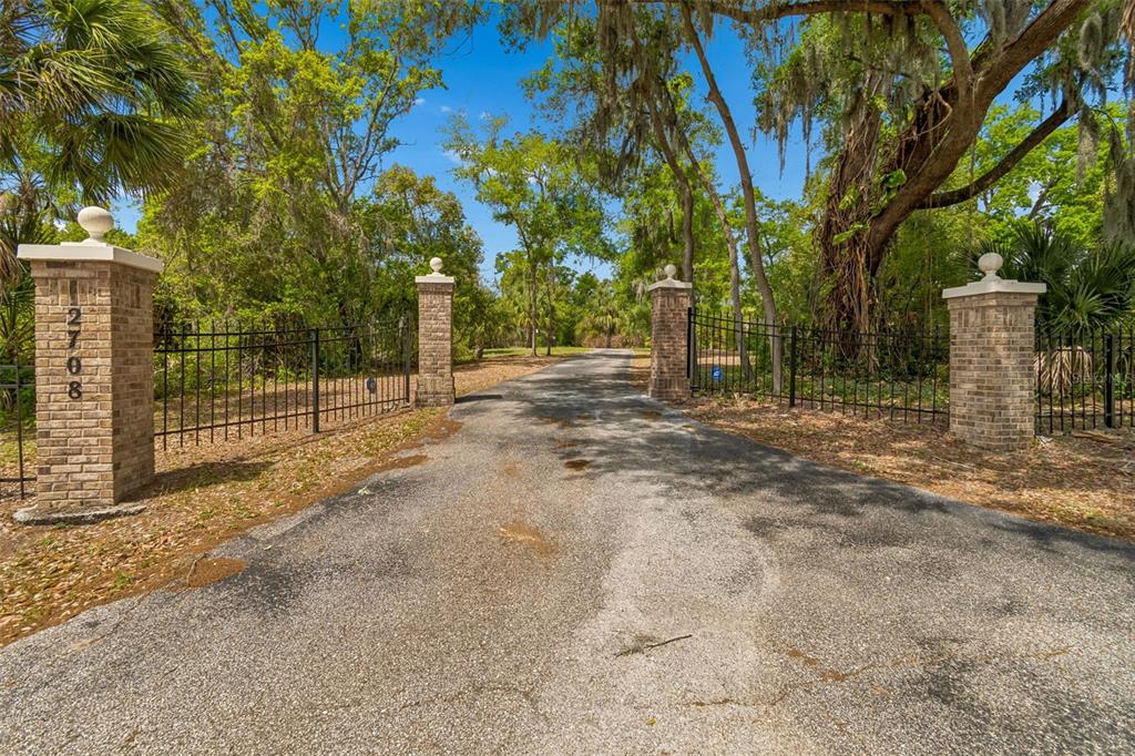 2708 Bell Shoals Road Brandon, FL 33511 - Photo 2 of 69