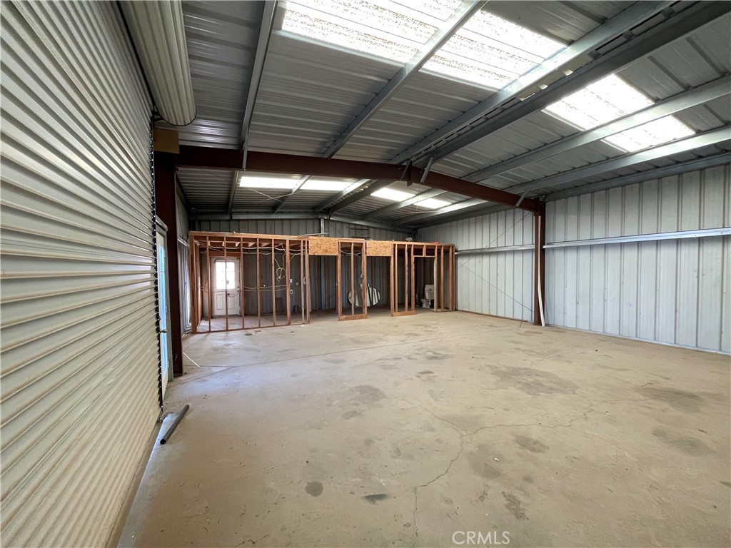 8354 White Road Phelan, CA 92371 - Photo 37 of 43 40'X30' metal butler bldg.