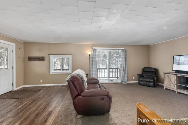 $147,900 | 3803 Underwood Drive, Bitely, MI 49309