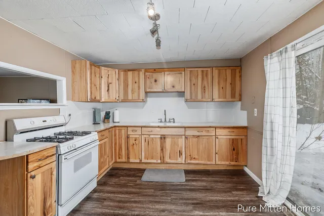 $147,900 | 3803 Underwood Drive, Bitely, MI 49309