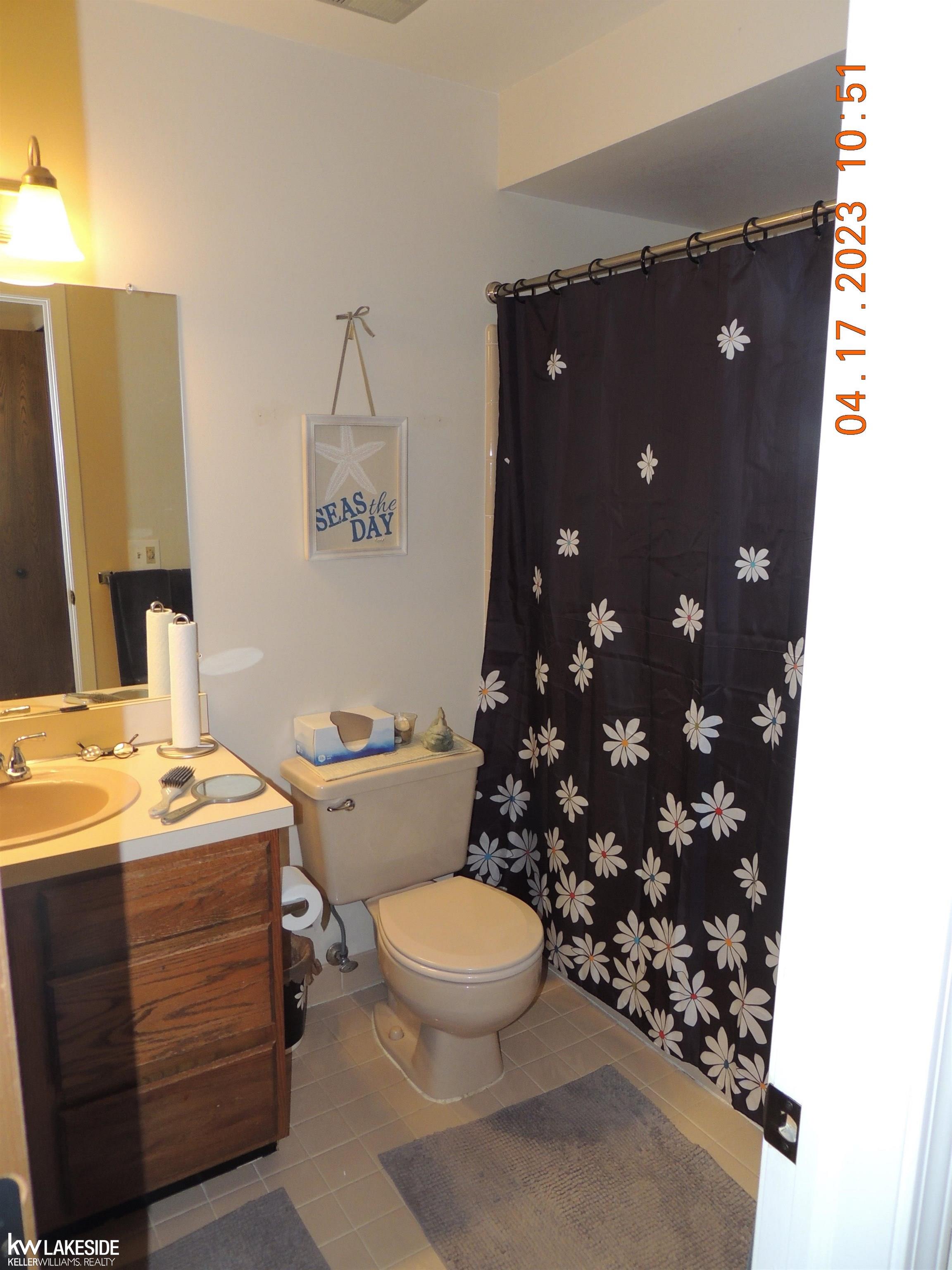1566 Colony Drive Rochester, MI 48307 - Photo 21 of 25 50106099-22.JPG