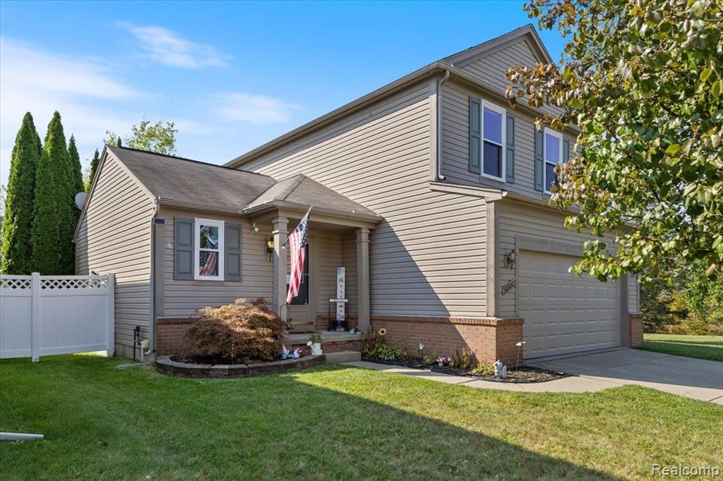 10300 Edgewater Trail Holly, MI 48442 - Photo 3 of 36 Gallery Image 3