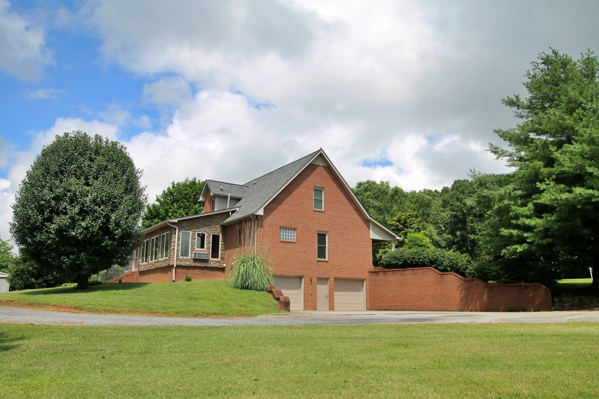 4181 Sandy Springs Road Springfield, TN 37172 - Photo 32 of 44 a front view of house with yard and green space