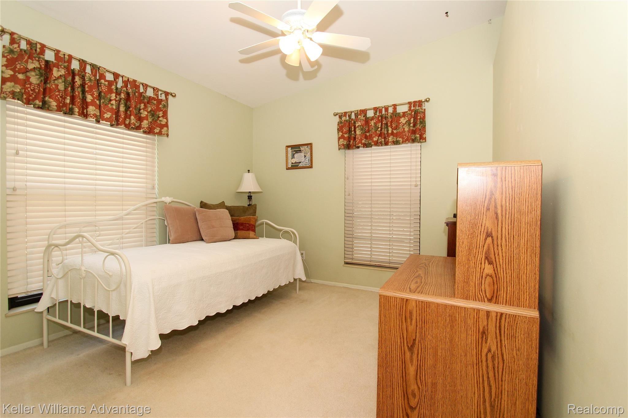39924 Crosswinds Road Novi, MI 48375 - Photo 14 of 18 IMG_3429.jpg