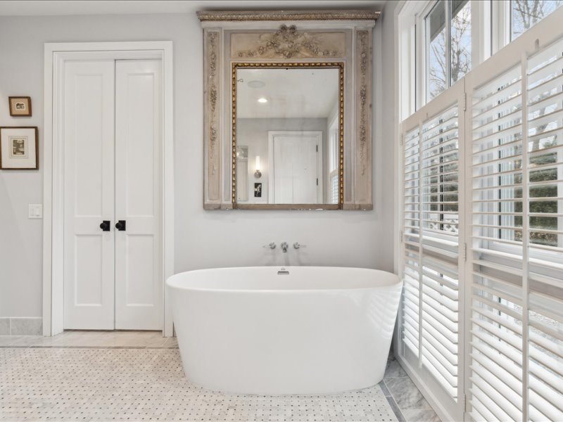 305 Maple Row Northfield, IL 60093 - Photo 45 of 82 Gallery Image 45
