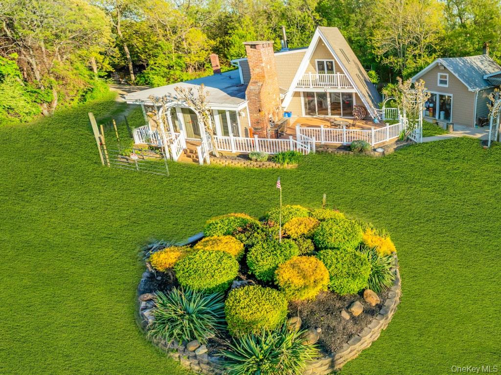 995 Red Fox Road Mattituck, NY 11952 - Photo 3 of 45 Gallery Image 3