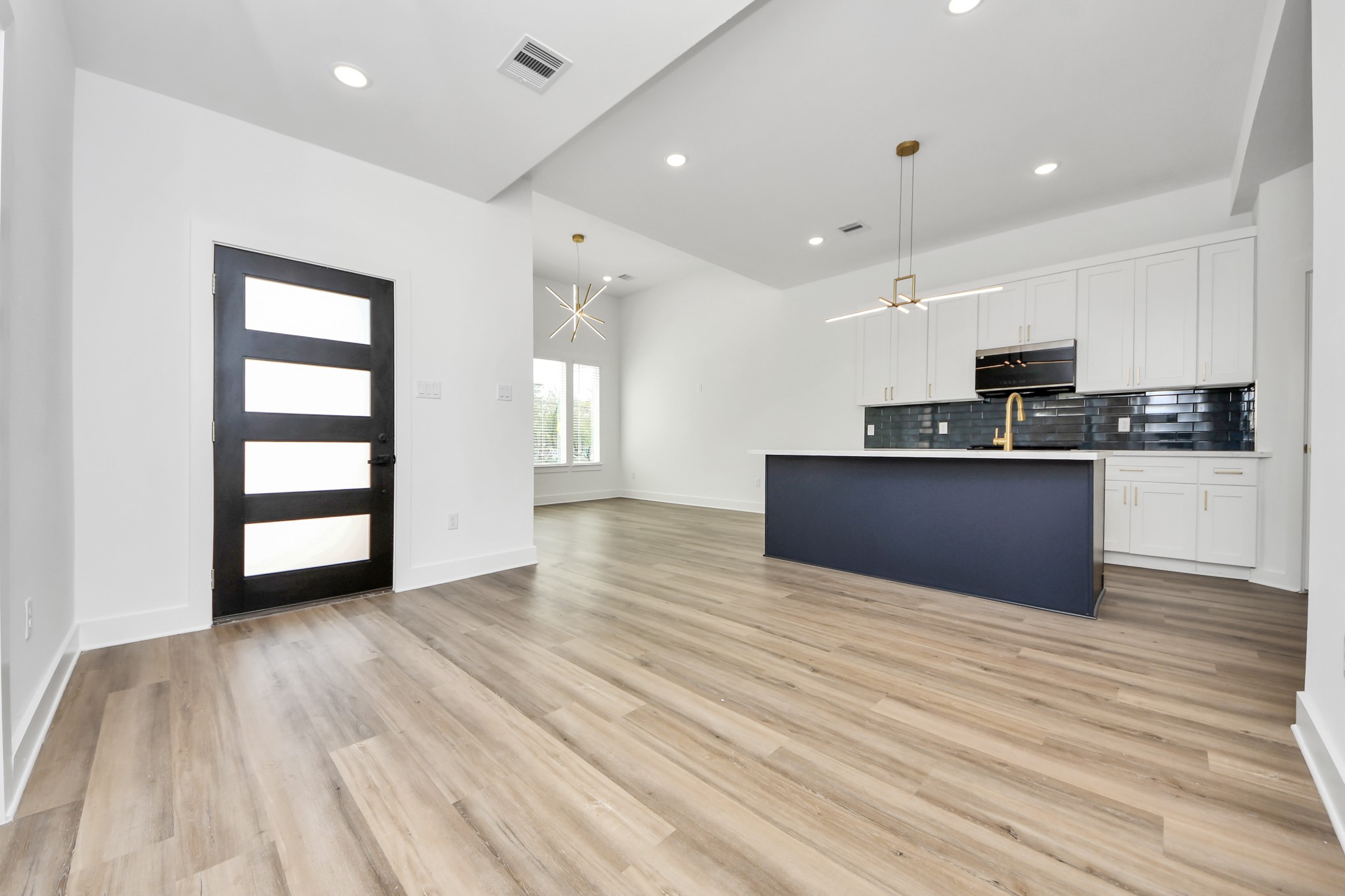 9309 Caddo Road, Unit B Houston, TX 77078 - Photo 8 of 50