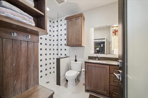 $2,399,000 | 1249 Chippendale Road, Houston, TX 77018