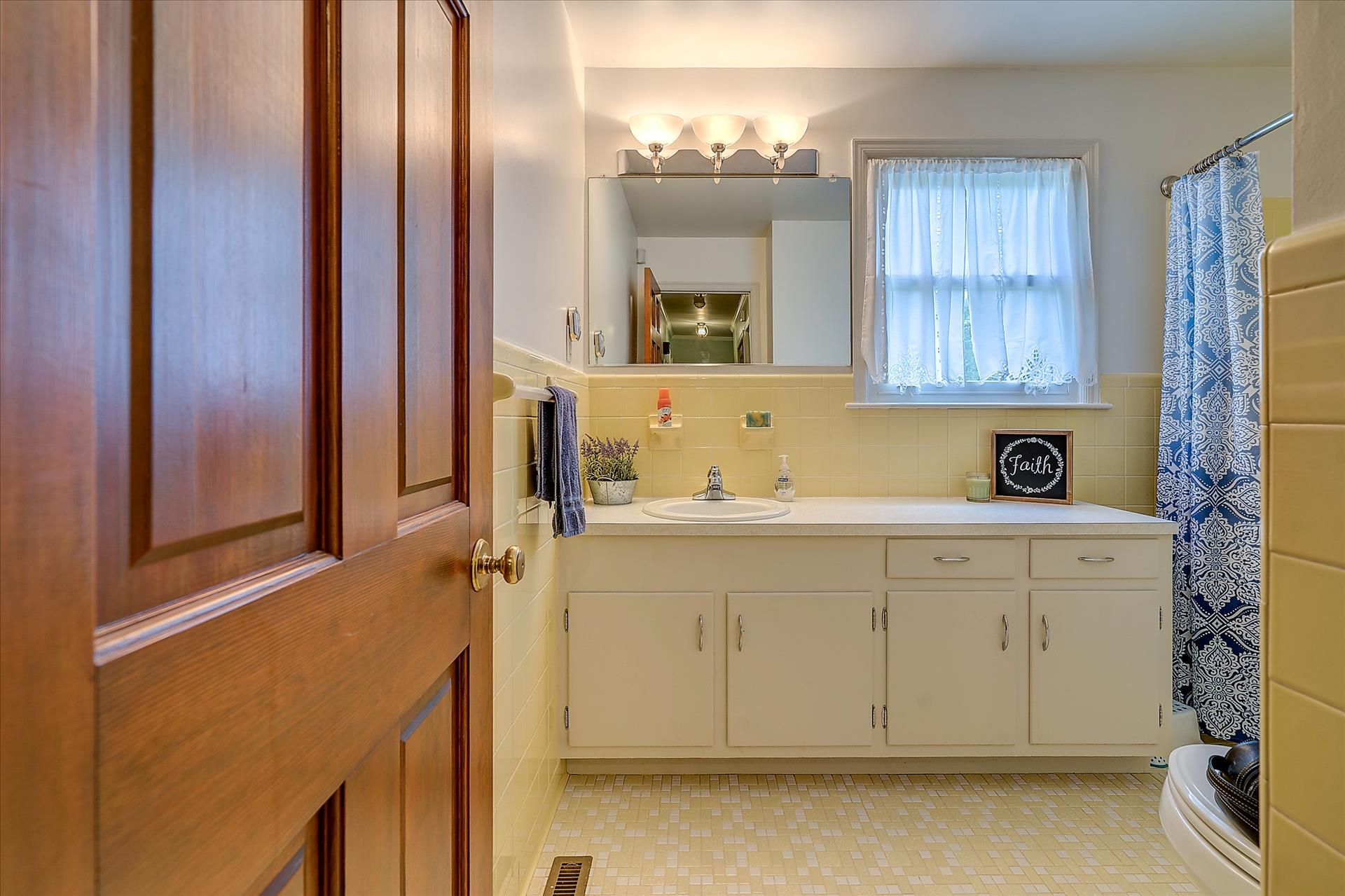 1066 Yarrow Road Bedford, VA 24523 - Photo 37 of 47 DSC00126-2_27-2_28-2_29-2_30-2