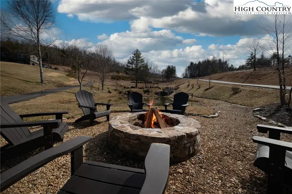 a view of a back yard of the house