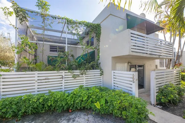 $3,300 | 565 Northwest 97th Avenue, Unit 565, Plantation, FL 33324