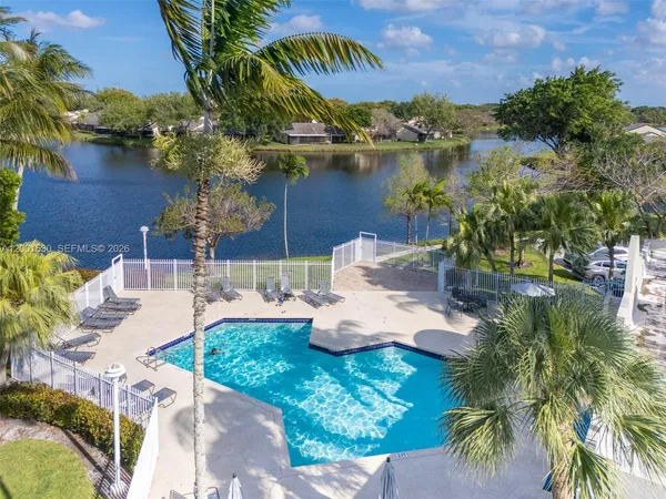 $3,300 | 565 Northwest 97th Avenue, Unit 565, Plantation, FL 33324