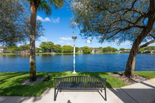 $3,300 | 565 Northwest 97th Avenue, Unit 565, Plantation, FL 33324