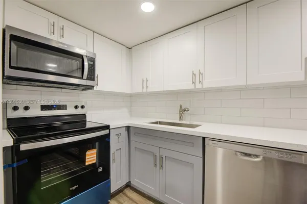 $3,300 | 565 Northwest 97th Avenue, Unit 565, Plantation, FL 33324