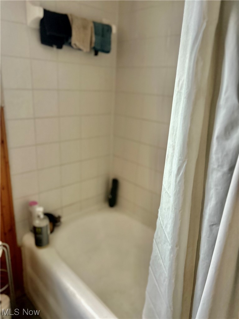 1303 Winston Road Cleveland, OH 44121 - Photo 15 of 16