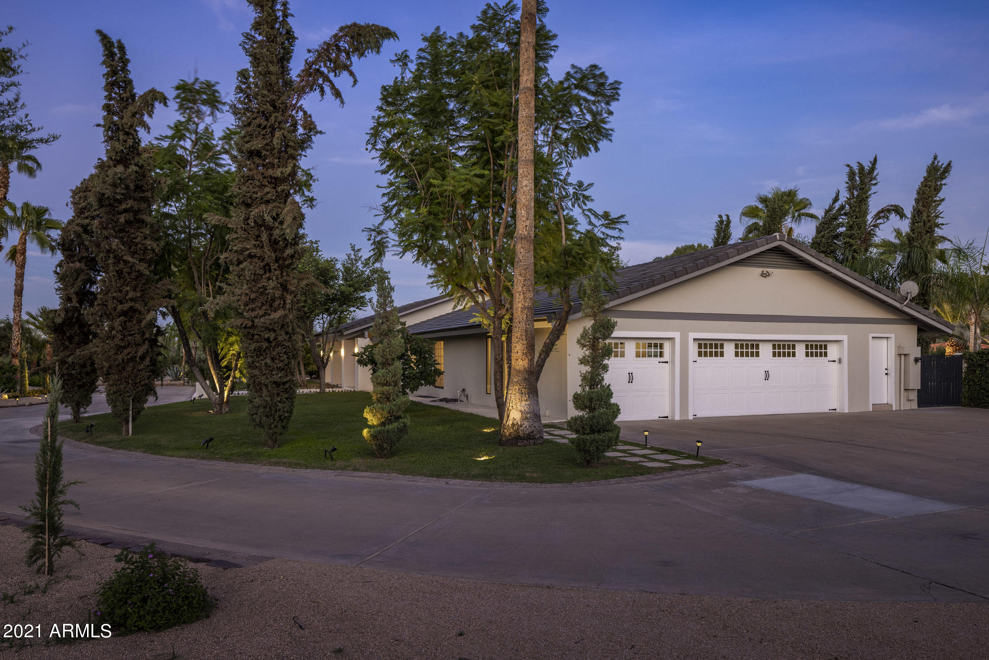5015 East Doubletree Ranch Road Paradise Valley, AZ 85253 - Photo 59 of 74 Twilight Garage