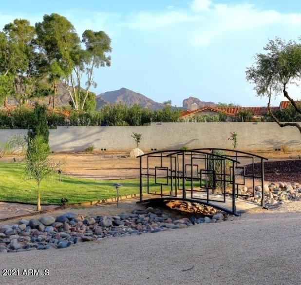 5015 East Doubletree Ranch Road Paradise Valley, AZ 85253 - Photo 8 of 74 Camelback Mountain