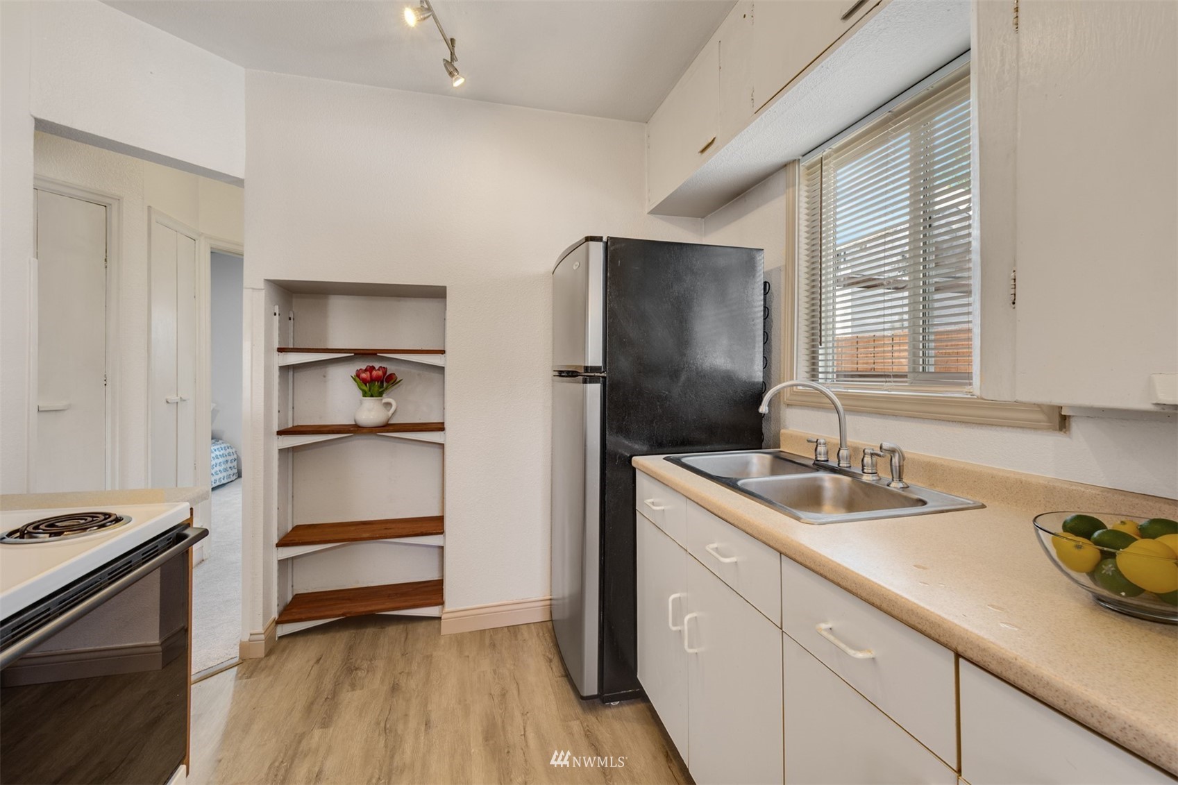 1028 Rockefeller Avenue Everett, WA 98201 - Photo 10 of 26 Gallery Image 10