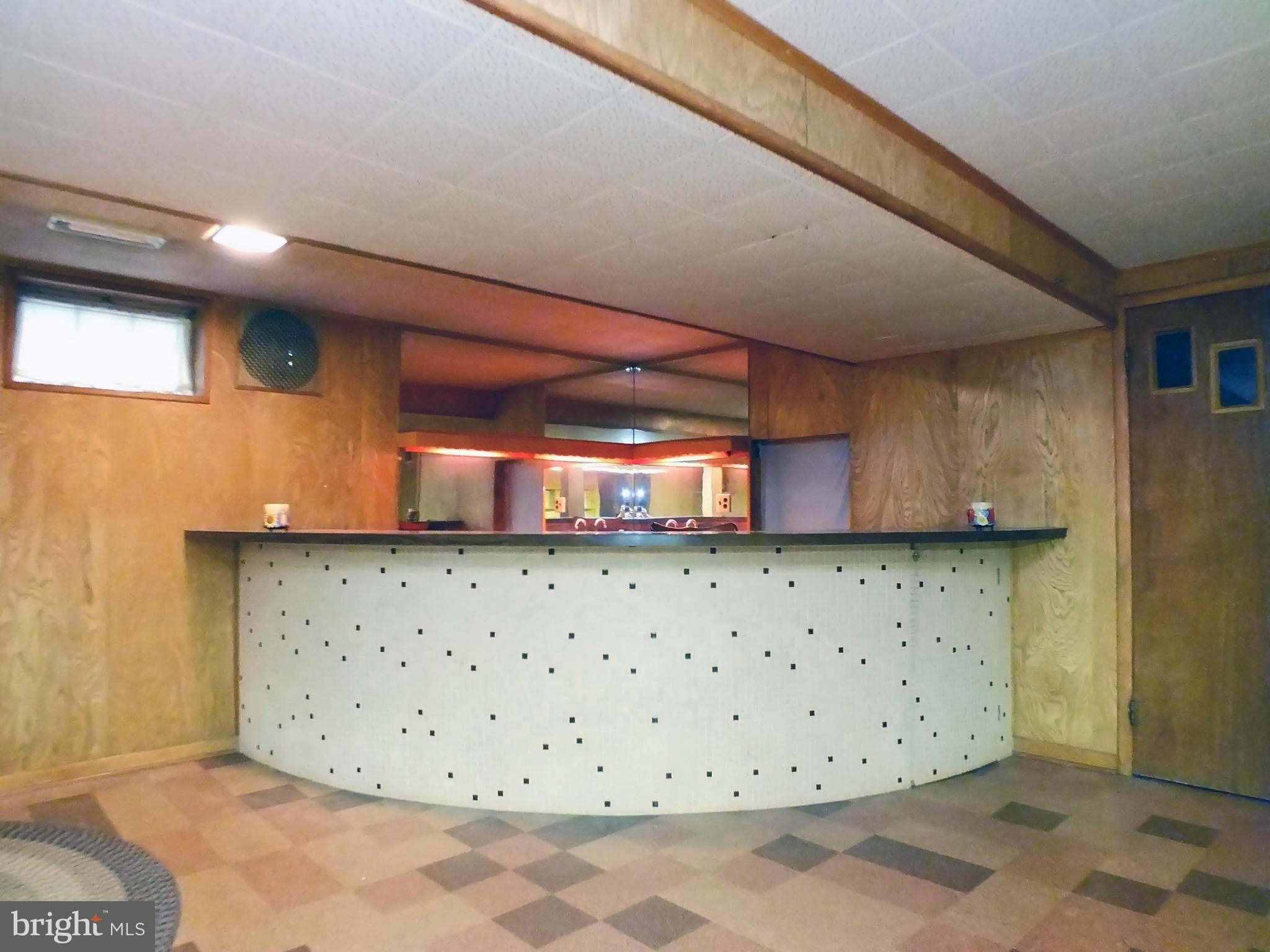 4200 Hunter Road South Hampstead, MD 21074 - Photo 22 of 30 Groovy Wet Bar!