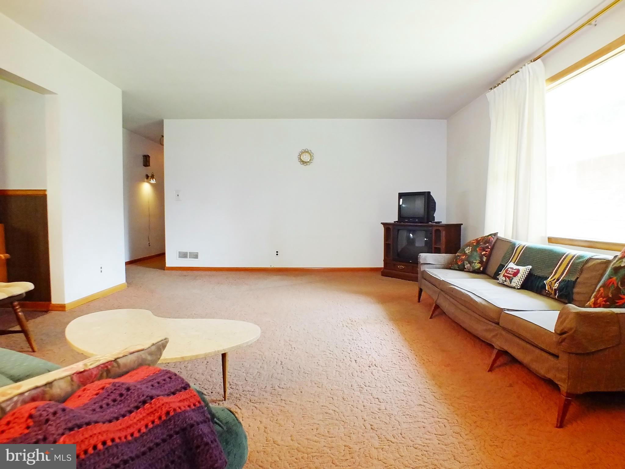 4200 Hunter Road South Hampstead, MD 21074 - Photo 4 of 30 Living Room, View 3