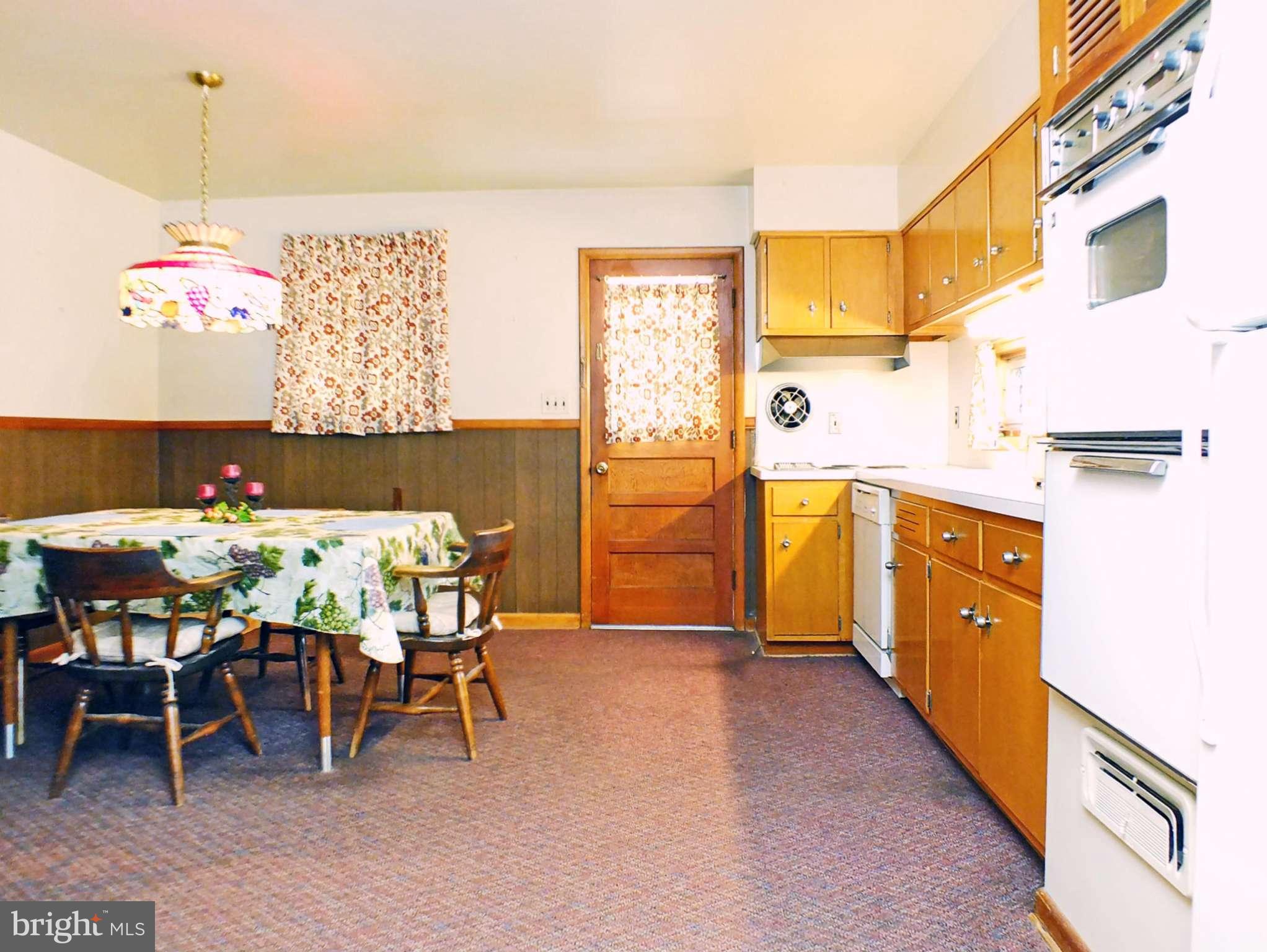 4200 Hunter Road South Hampstead, MD 21074 - Photo 7 of 30 Sweet, Homey Kitchen 3
