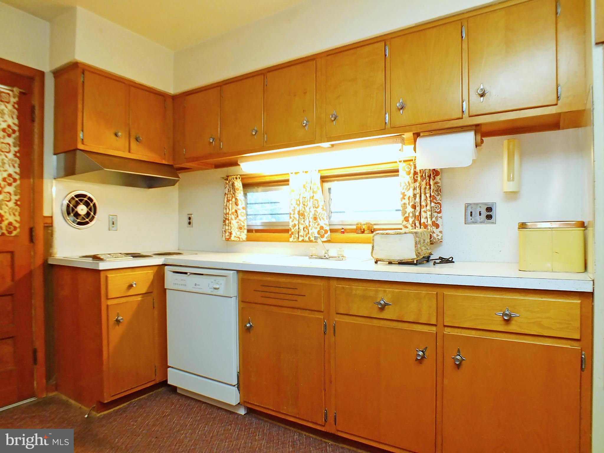 4200 Hunter Road South Hampstead, MD 21074 - Photo 8 of 30 Sweet, Homey Kitchen 4