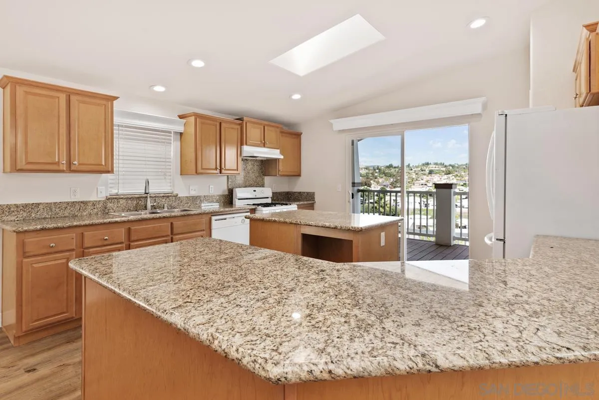 9500 Harritt Road, Unit 196 Lakeside, CA 92040 - Photo 11 of 41 Gallery Image 11