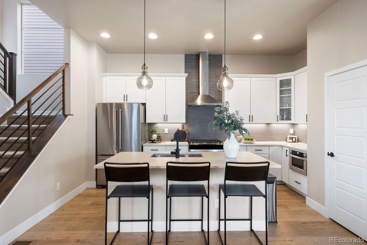 6239 Stable View Street Castle Pines, CO 80108 - Photo 7 of 40