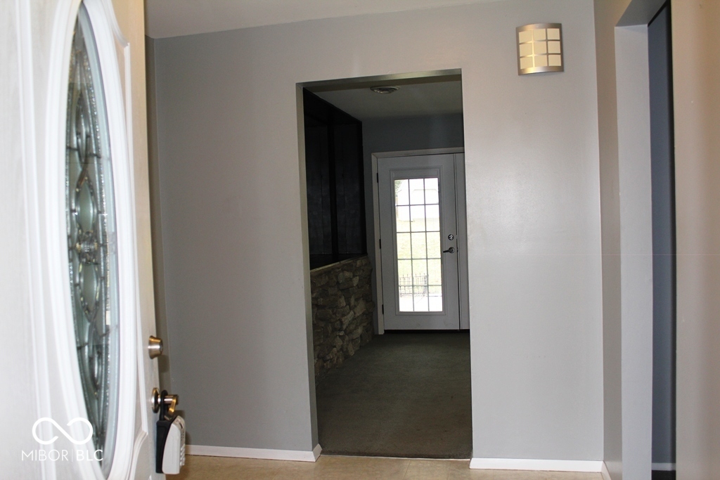 8207 North Myers Road Muncie, IN 47303 - Photo 2 of 28