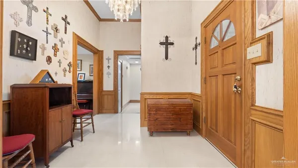 a view of walk in closet