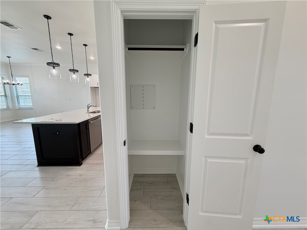 2016 Yarrow Road Temple, TX 76502 - Photo 17 of 30 a bathroom with a bathtub and a shower
