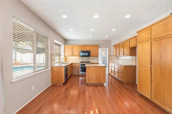 $929,900 | 660 Glen Springs Lane, Corona, CA 92882