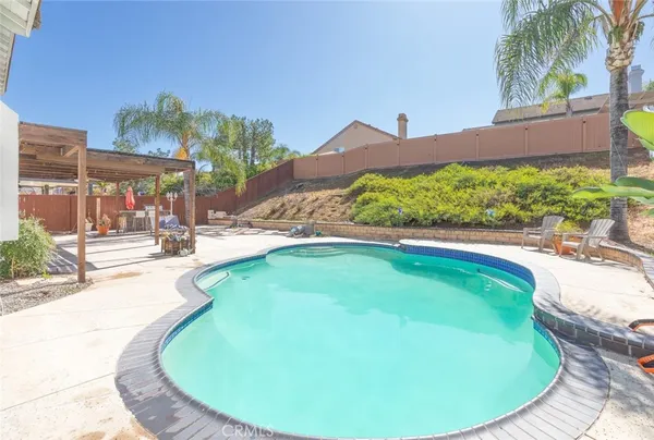 $929,900 | 660 Glen Springs Lane, Corona, CA 92882