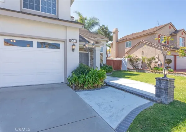 $929,900 | 660 Glen Springs Lane, Corona, CA 92882