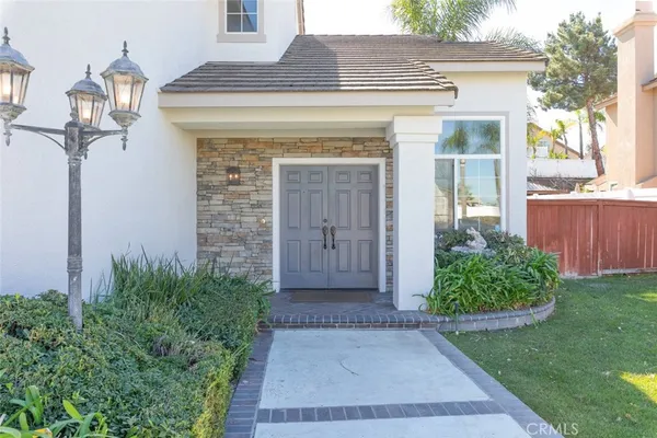$929,900 | 660 Glen Springs Lane, Corona, CA 92882