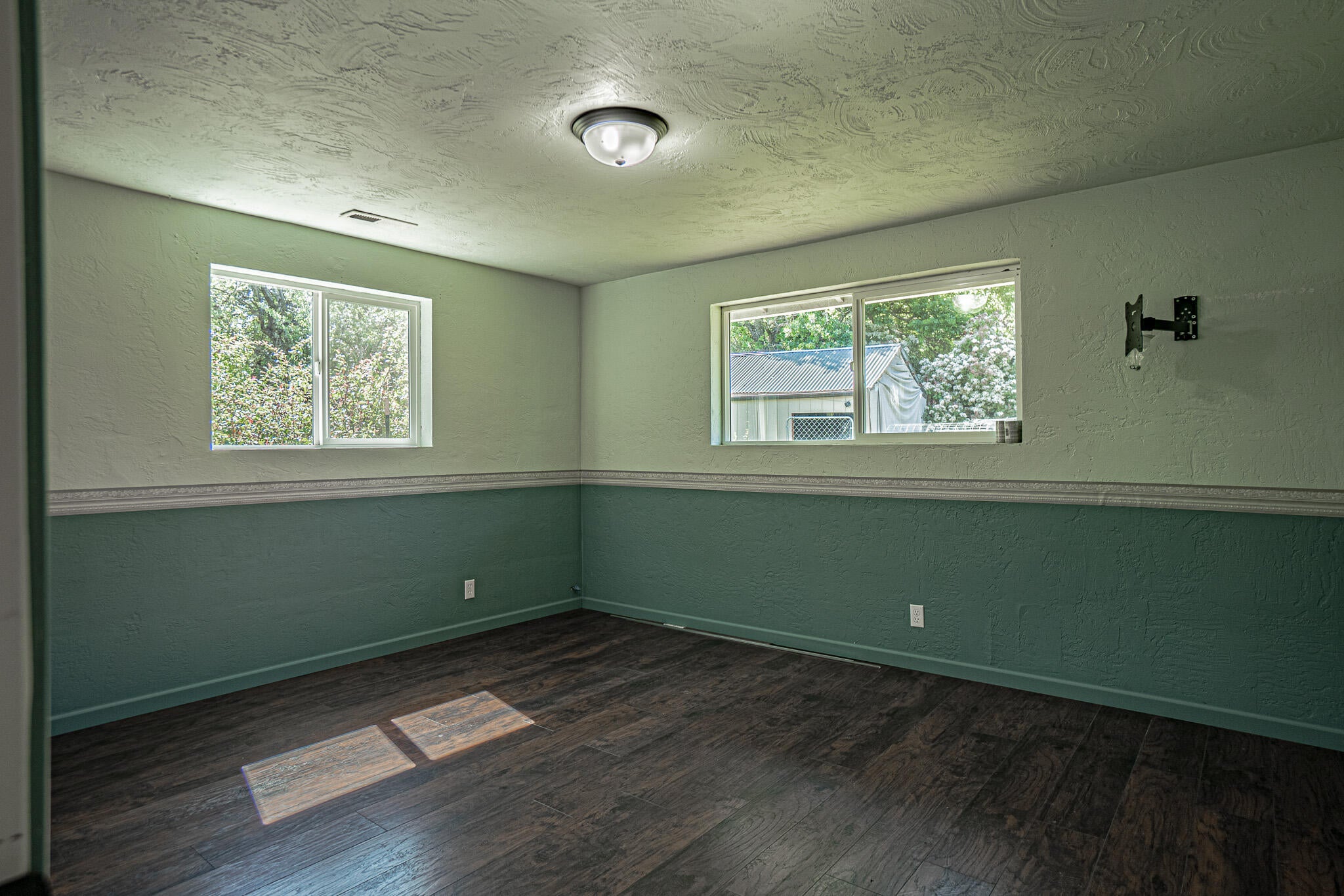 994 South Stage Road Medford, OR 97501 - Photo 9 of 38 DSC00208-HDR
