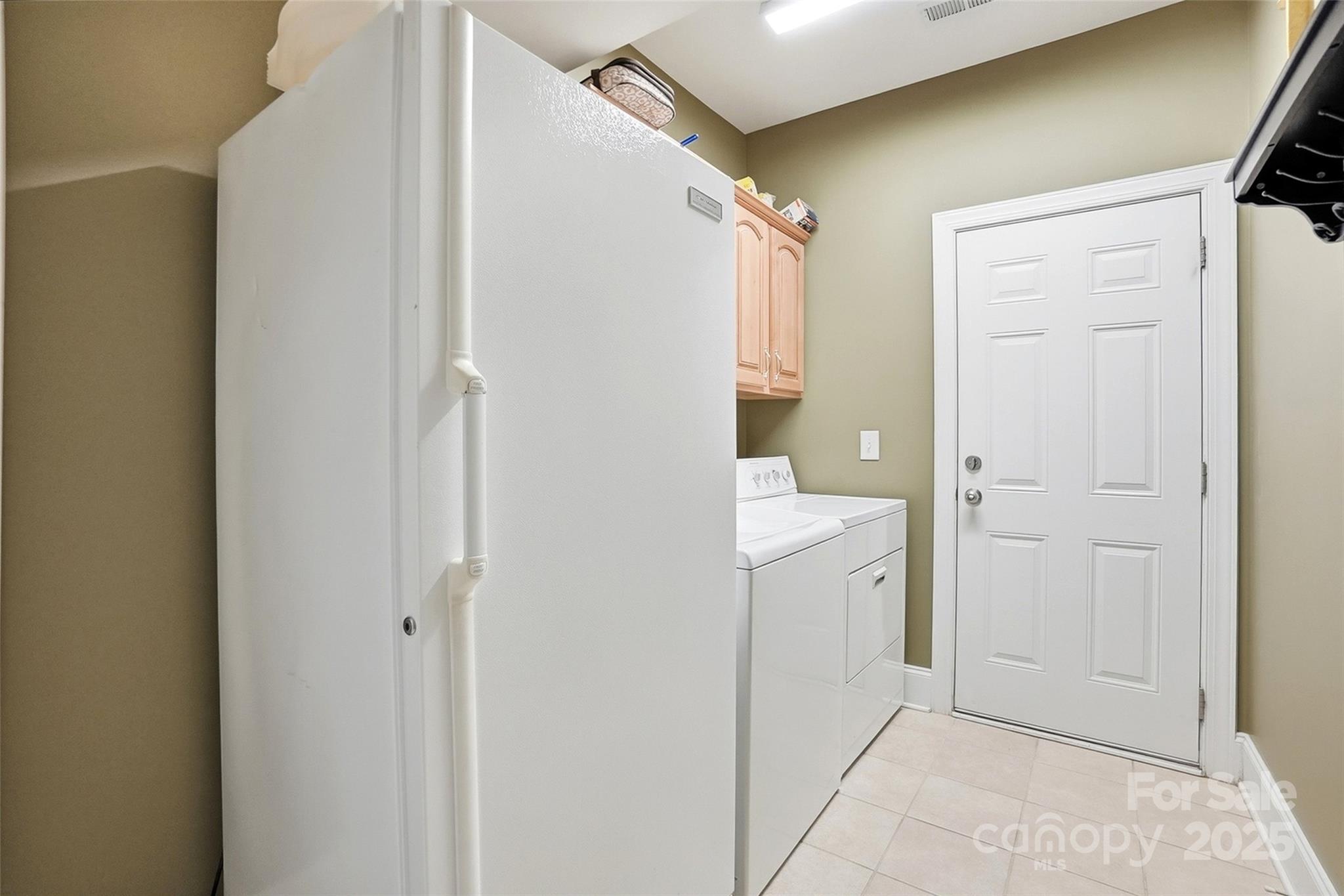7200 Firespike Road Charlotte, NC 28277 - Photo 35 of 48 a bathroom with a sink and a mirror