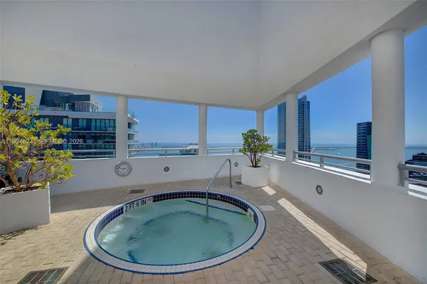 $3,000 | 60 Southwest 13th Street, Unit 2820, Miami, FL 33130