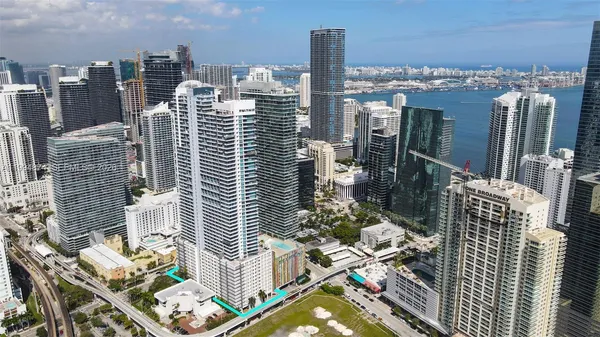 $3,000 | 60 Southwest 13th Street, Unit 2820, Miami, FL 33130