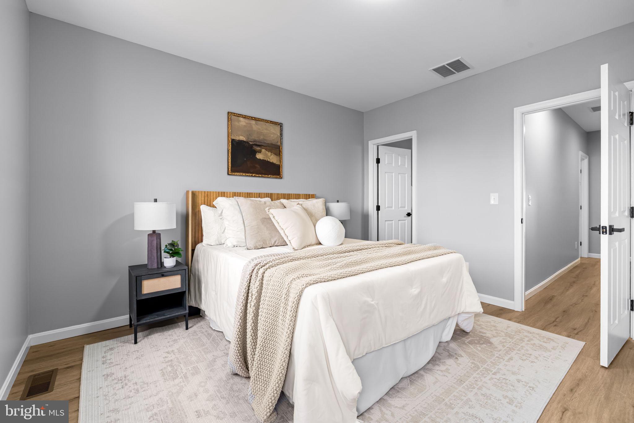 3212 Keswick Road Baltimore, MD 21211 - Photo 17 of 27 Primary Suite With En Suite Bath