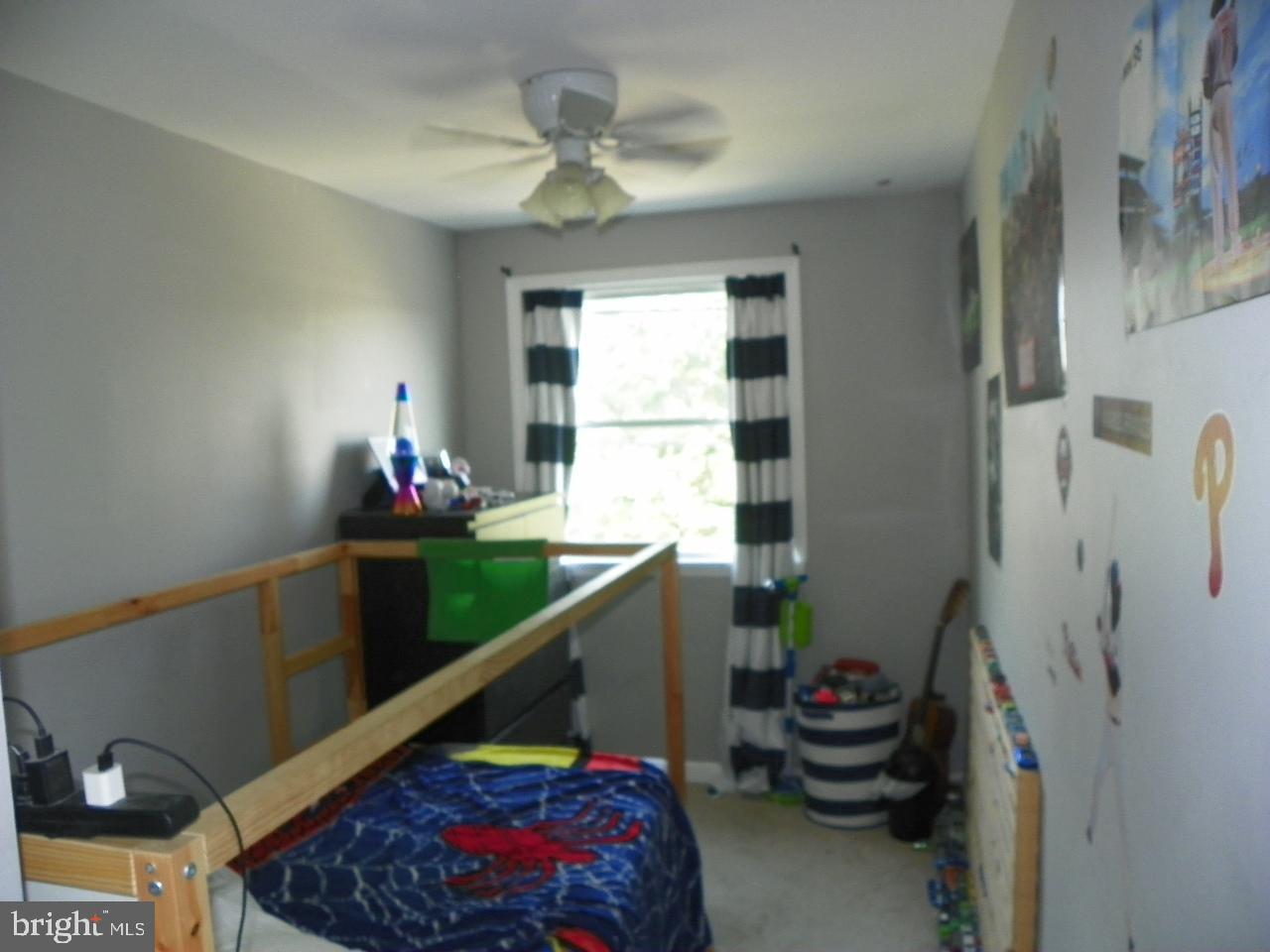 2039 Heather Road Folcroft, PA 19032 - Photo 12 of 26 Bedroom 3