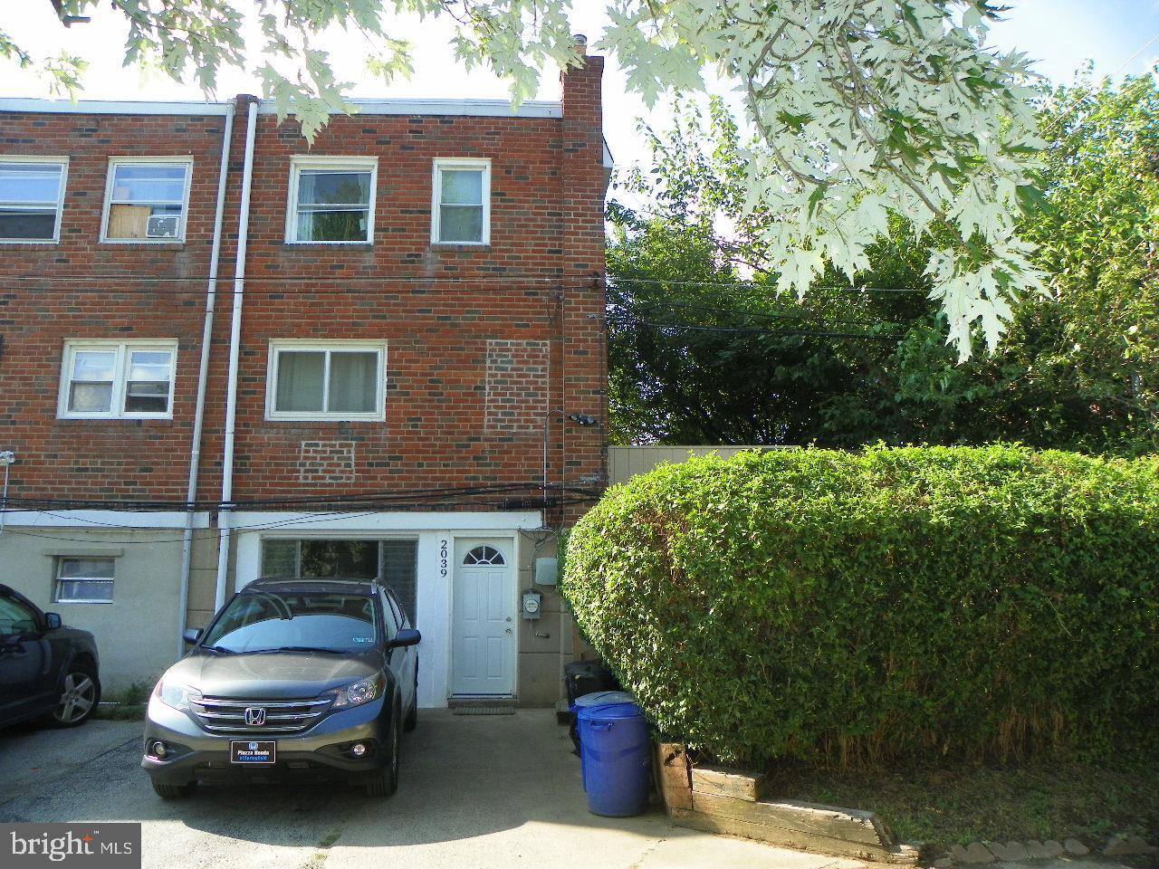 2039 Heather Road Folcroft, PA 19032 - Photo 18 of 26 Off street parking