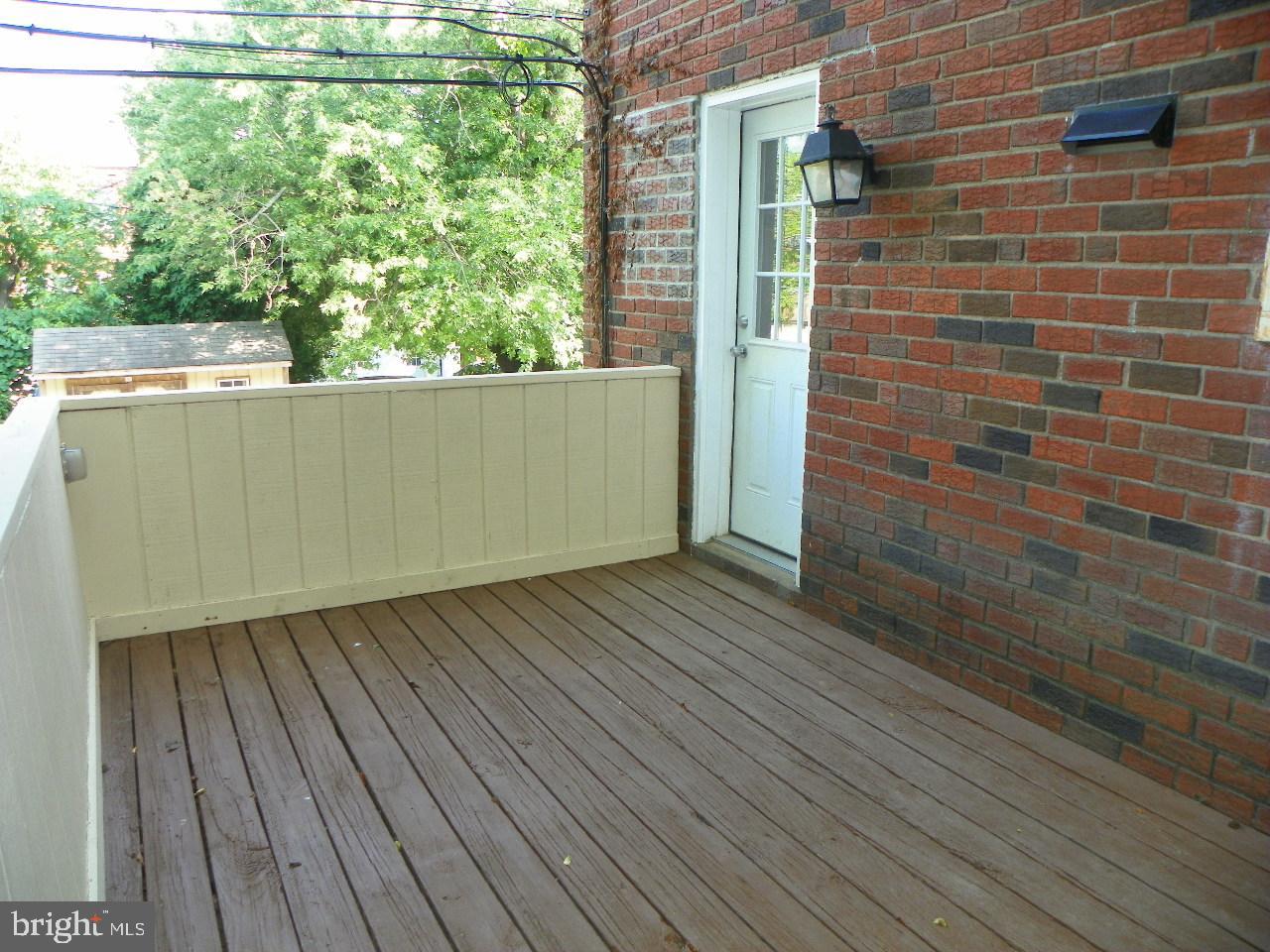 2039 Heather Road Folcroft, PA 19032 - Photo 22 of 26 Kitchen access to deck