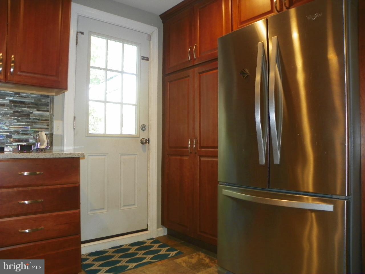 2039 Heather Road Folcroft, PA 19032 - Photo 8 of 26 Gallery Image 8