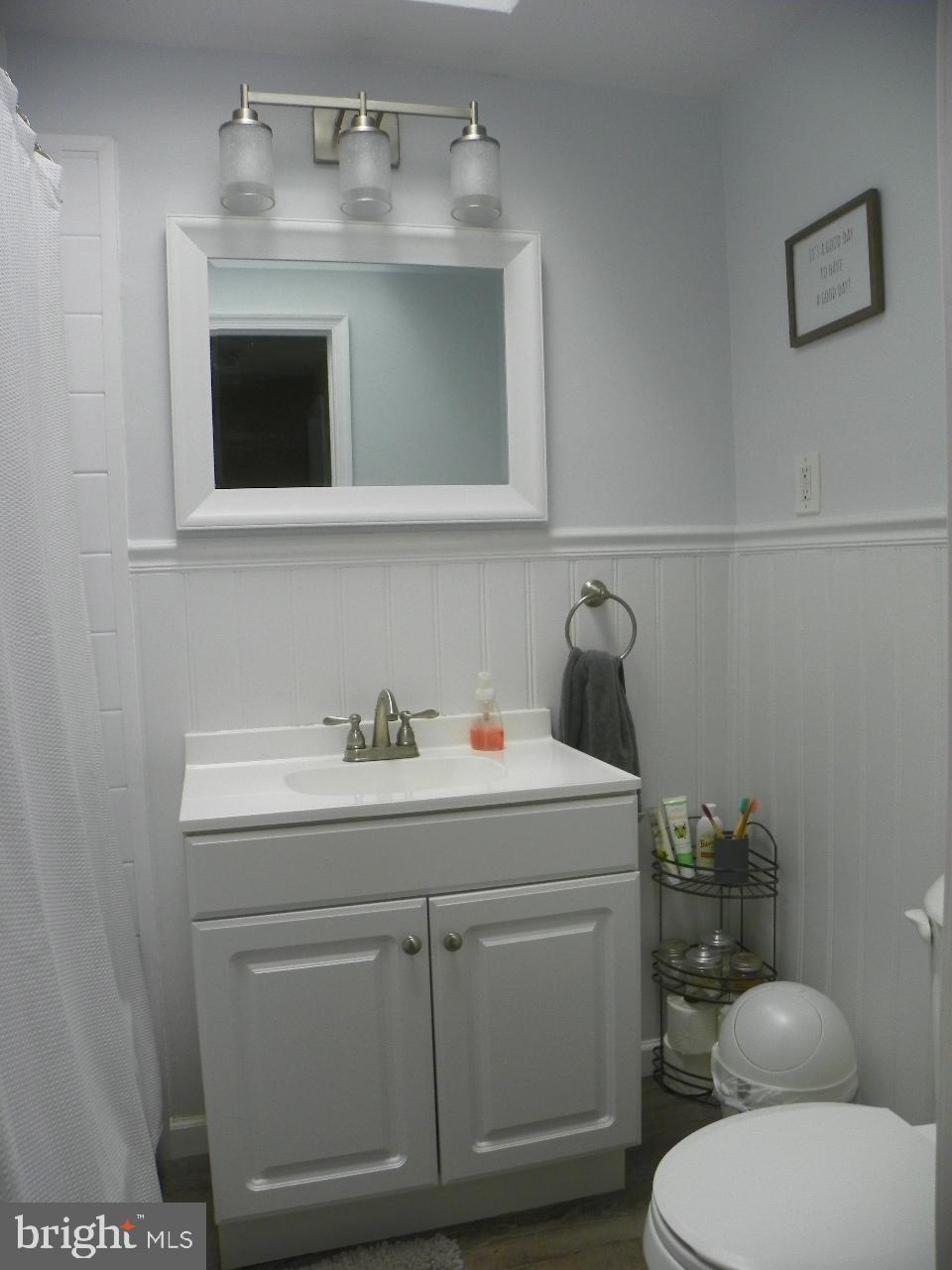 2039 Heather Road Folcroft, PA 19032 - Photo 10 of 26 Hall Bath