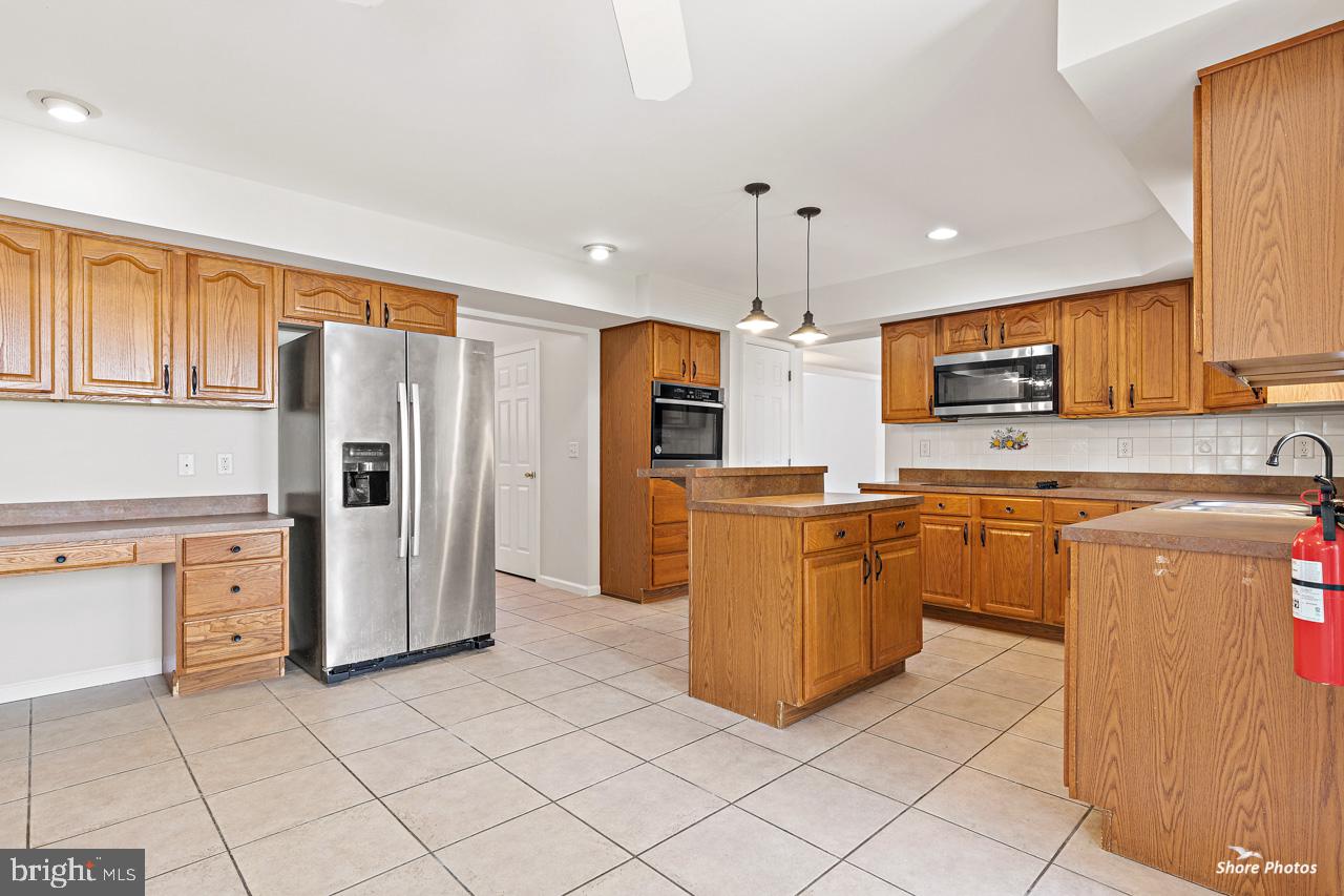 483 Charleston Road Willingboro, NJ 08046 - Photo 7 of 42