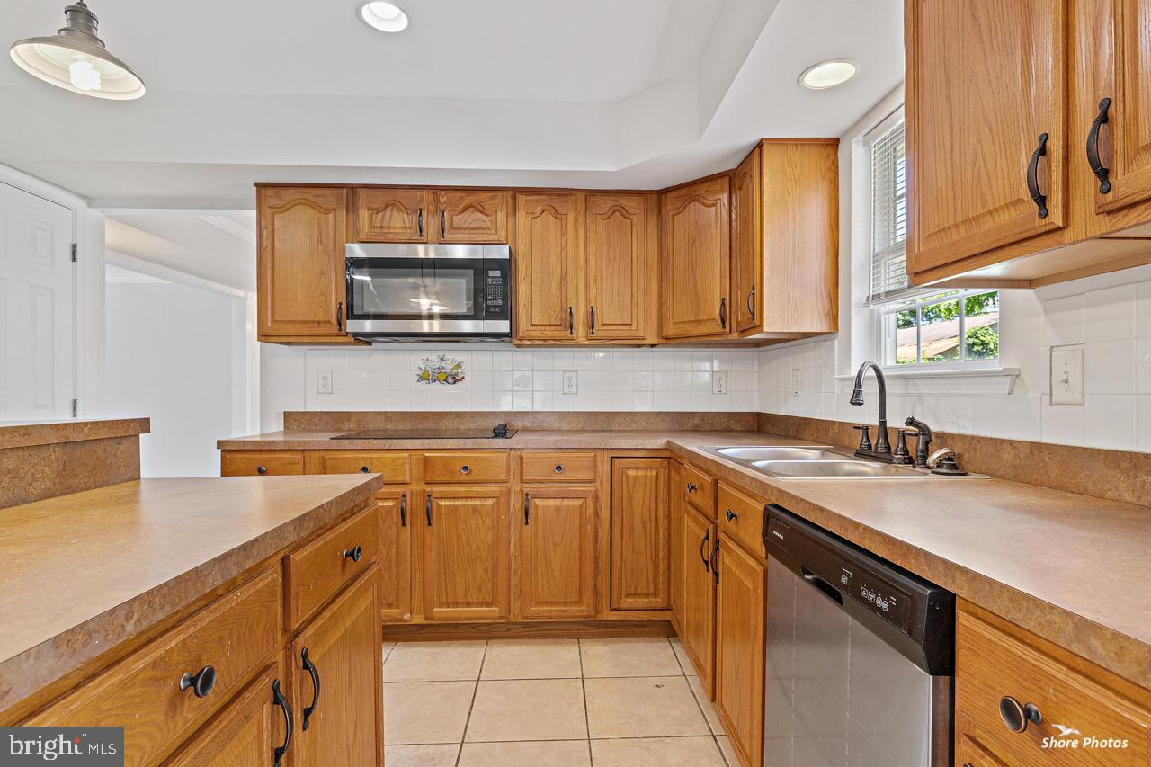 483 Charleston Road Willingboro, NJ 08046 - Photo 9 of 42