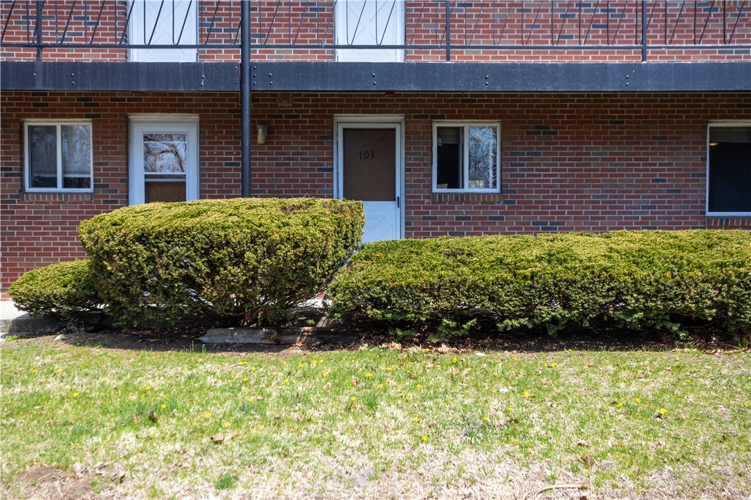 72 West Shore Road, Unit 103 Warwick, RI 02889 - Photo 3 of 20