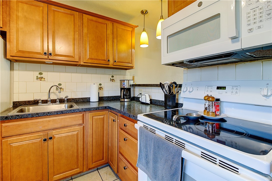 72 West Shore Road, Unit 103 Warwick, RI 02889 - Photo 4 of 20